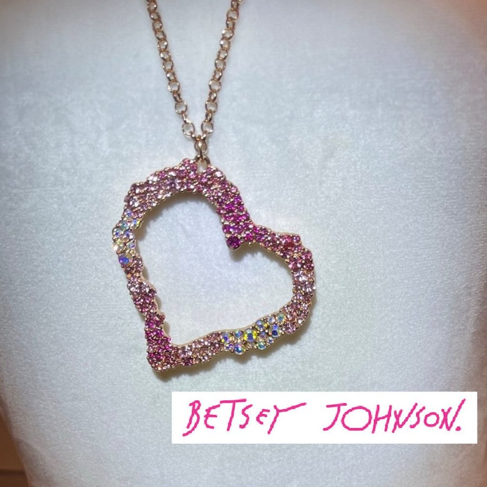 Betsey Johnson Crystal Heart Necklace NWOT